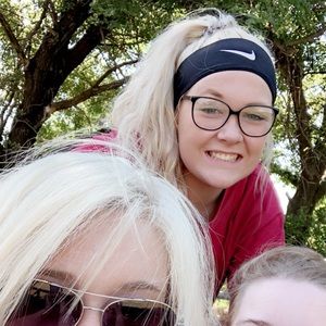 Meet your Posher, Olivia